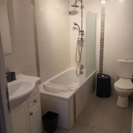 Apartment Bel En Rdc Avec Parking *